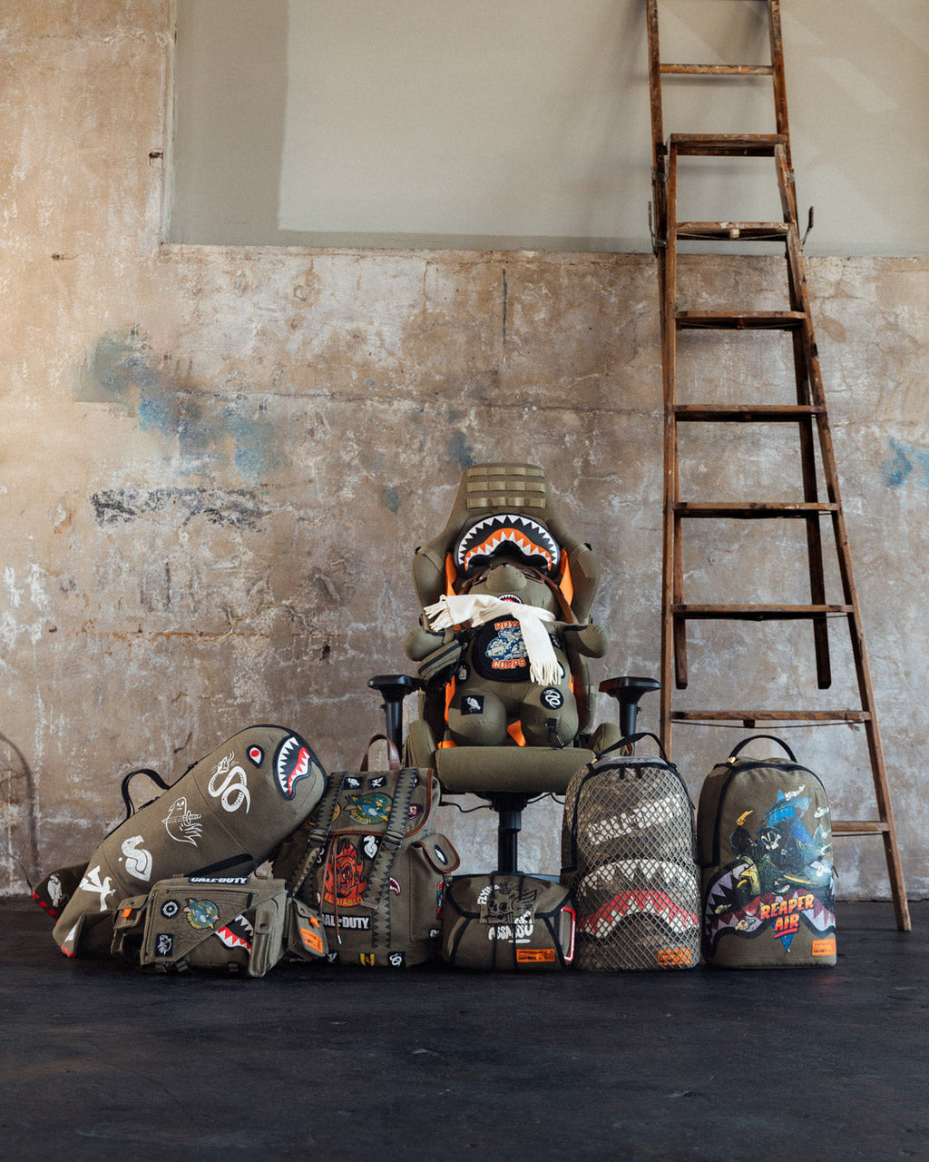 CALL OF DUTY NEVER BACK DOWN CROSSBODY